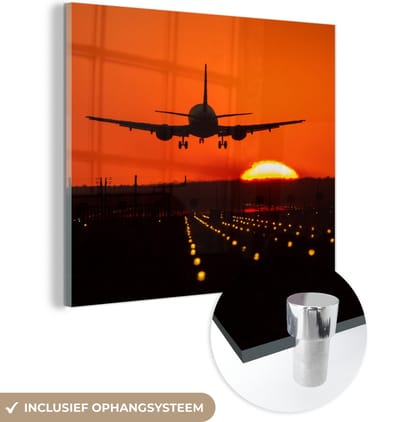 MuchoWow® Glasschilderij 90x90 cm - Schilderij acrylglas - Zonsondergang - Vliegtuig - Oranje - Zon - Foto op glas - Schilderijen