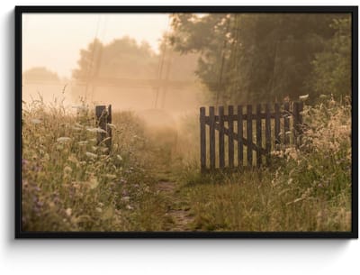 Poster in lijst - Fotolijst 120x80 cm - Posters - Hek - Natuur - Mist - Veld - Posterlijst zwart - Decoratie - Wanddecoratie woonkamer - Muurdecoratie slaapkamer