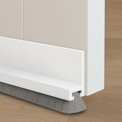Zelfklevende Tochtstrip met Borstel voor Buitendeur - 100 cm - Isolatie tegen Tocht, Geluid en Kou