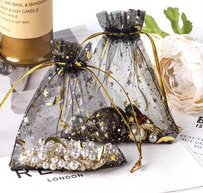 Organza zakjes - Mooi - 13 x 18 cm - 18 stuks – Prachtig – Delicaat – Snoep – Sieraden – Kleine cadeautjes – Decoratie – Feesten – Geschenkjes – ZWART MET STERREN - R 13X18Cadeauverpakking