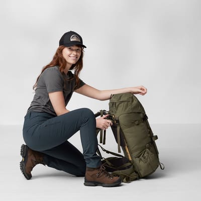 FJALLRAVEN Abisko trail stretch trousers - W - Dark navy - 40