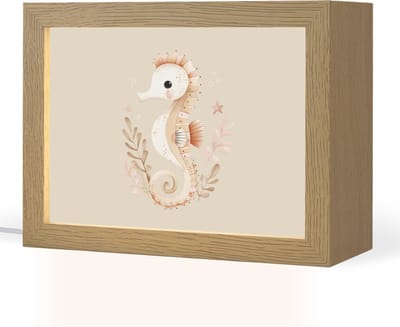 Nachtlampje 20x15 cm - Kinder lampje - Zeepaardje - Zeewier - Beige - Tafellamp kinderkamer - Slaapkamer lamp - Bedlamp kinderen - Kinderlampje stopcontact - Wandlamp babykamer - Nachtlampjes