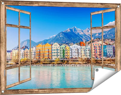Gards Tuinposter Doorkijk Gekleurde Huisjes in Innsbruck, Oostenrijk - 90x60 cm - Tuindoek - Tuindecoratie - Wanddecoratie buiten - Tuinschilderij