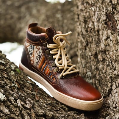 Inkkas Brown Leather Camping Boot dames sneaker– bruine leren hiking sneaker met handgeweven Peruaanse textiel inleg – comfortabele wandelschoen, maat 37