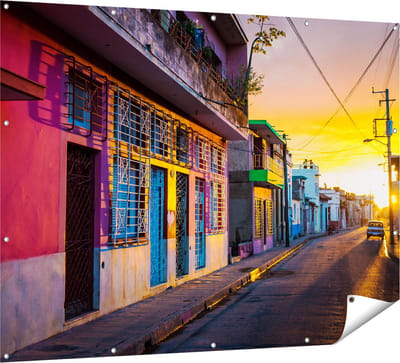 Gards Tuinposter Cuba Kleurrijke Huisjes bij Zonsondergang - 160x120 cm - Tuindoek - Tuindecoratie - Wanddecoratie buiten - Tuinschilderij