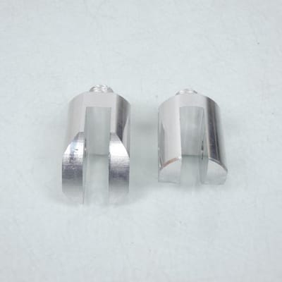 Paire Chape de repose pied Générique pour scooter Peugeot 50 V-Clic Paire Neuf