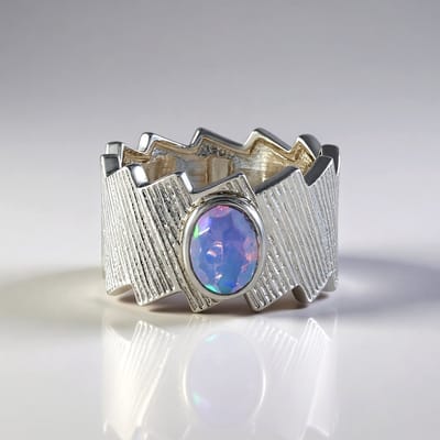 Cavill - Zilveren ring 925 Sterling platina geplateerd - Welo-opaal ovaal 0,65 ct - modern zigzag design - elegante damesring blauw-paars