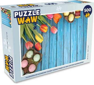 Puzzel Paaseieren en kleurrijke tulpen tijdens Pasen op een houten ondergrond - Legpuzzel - Puzzel 500 stukjes