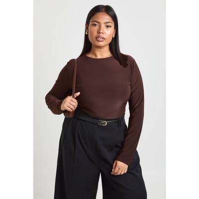 boohoo Dames Plus Dubbele Laag Slinky Lange Mouw Bodysuit | Chocolate | Maat: 26