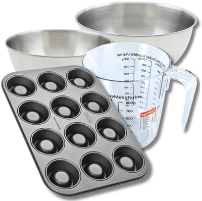 Bakkerijset met bakvorm voor 12 rum babas 38,5 x 26,5 cm van staal, 2 mengkommen, maatbeker en spatel Zenker