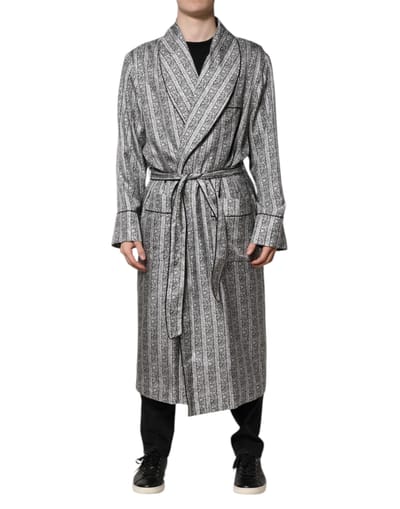 Zijden Robe Met Sjawl Kraag Lange Mouwen