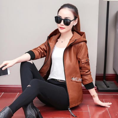 PU Leer Gewassen Capuchon Kleine Leren Jas voor Dames Lente en Herfst Modieus Leeftijdsverminderend Effen Kleur Veelzijdig Top XXXXL