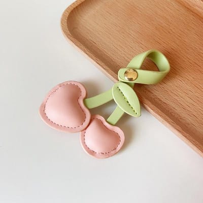 Schattige 3D Perzik Hart Kers Kers Kers Autosleutelhangers Rood Roze Liefde Veelzijdige Tas Hanger Sleutelhangers voor Vrouwen beige