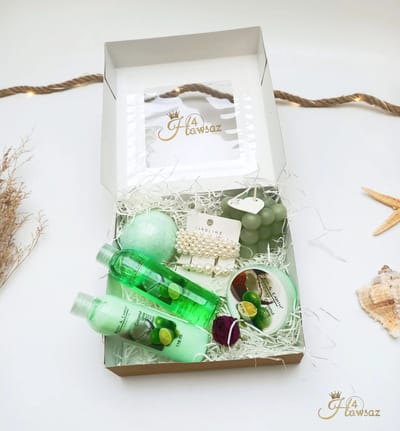Bad- en bodycadeau - Bubble kaars - Huidverzorging - Luxe Cadeau - Hawsaz.nl kado - Verjaardag cadeau - Bodylotion - Showergel - Bodybutter- Giftsbox - Valentijnscadeau - Dames cadeau - Relax Cadeau - Verwenpakket - Ontspan pakket - Geschenkset