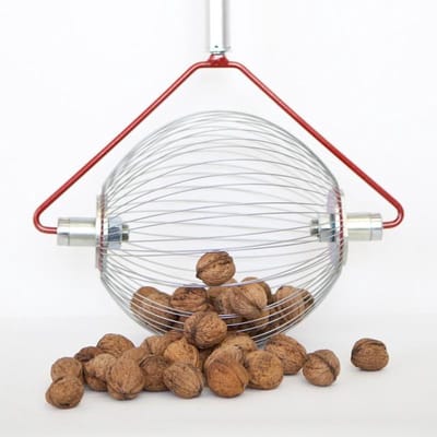 walnootraper / notenraper Rollblitz met houten steel