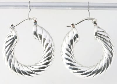 Bewerkte zilveren oorringen - ø 30 mm.