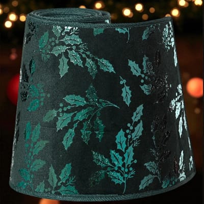 Groene kerstboomring met glanzend hulstmotief – ø56 cm – Chique boomafwerking