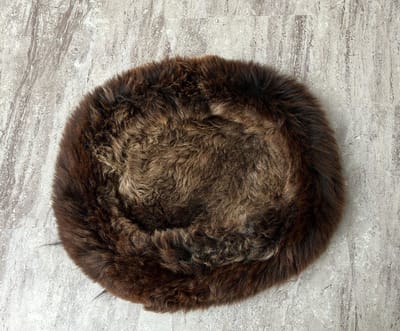 Hondenmand Kattenmand - Schapenvacht 100% Echt & Natuurlijk - Donkerbruin 60-70 cm - Hondenkussen Donutmand - Voor Kitten en Puppy - Voor Hond met artrose