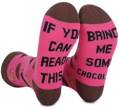 SilverAndCoco® - Chocola Sokken / Gekke Vrolijke Foute Happy Chocolade Kleding / Leuke Grappige Dikke Warme Moeder Vrouwen Socks / Verjaardag Sok Katoen / Vrouwen Sinterklaas Schoen Kerst Cadeau Tekst - If you can read this Bring me Chocolate
