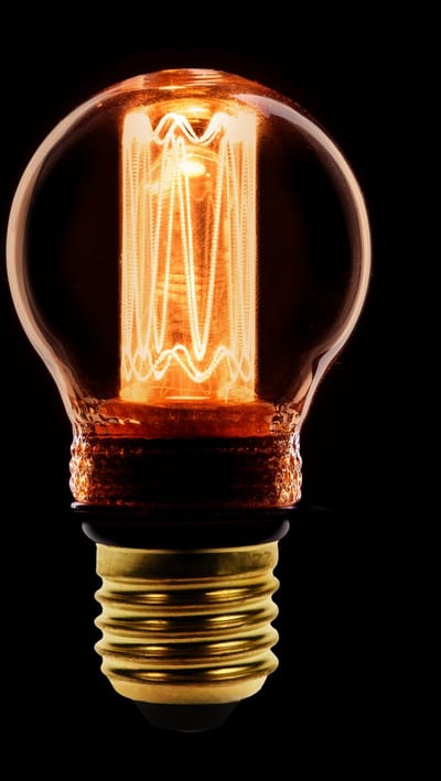 ETH Sceneswitch standaardlamp led helder E27 7.5w/60w Memory 2700k+2400+2200 3 standen 15w/40w/60w 120-310-810Lumen full glas + mem.