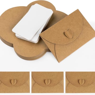 Pak van 30 kraftpapieren enveloppen met 30 blanco kaarten, mini hartvormige zegelstickers, doe-het-zelf wenskaartenset voor teken-, schrijf- en knutselprojecten.
