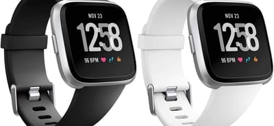 Strap-it Bundel van 2 Siliconen Bandjes - Geschikt voor Fitbit Versa / Versa 2 Maat: S - Zwart & Wit - Sportbandje - Sportarmband - Siliconen Band - Waterbestendig & zweetbestendig