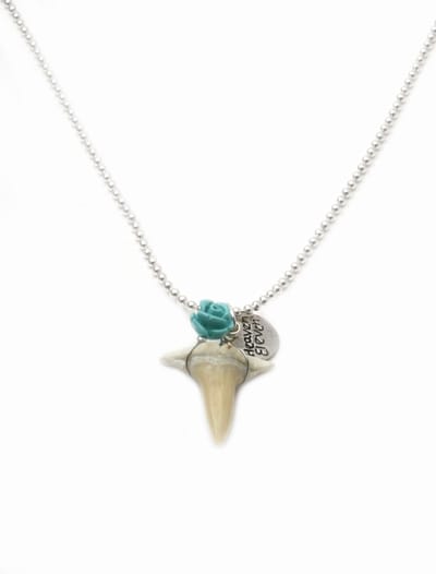 Heaven Eleven ketting rvs ballchain met een haaientand