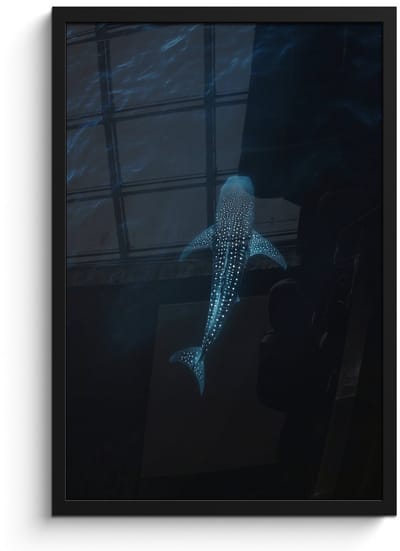 Poster in lijst - Fotolijst 40x60 cm - Posters - Oceaan - Walvishaai - Donkerblauw - Vlekken - Posterlijst zwart - Decoratie - Wanddecoratie woonkamer - Muurdecoratie slaapkamer