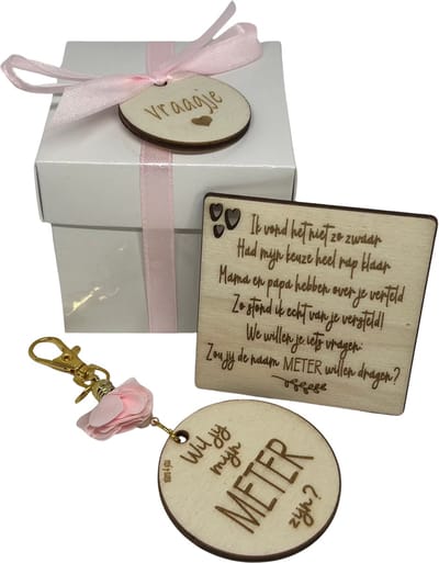 Cadeaudoosje Wil jij mijn METER zijn? | ROZE | Niet zo zwaar | sleutelhanger | meter vragen | meter worden | peettante vragen | peettante worden | cadeau | doosje met een vraag | geschenkbox
