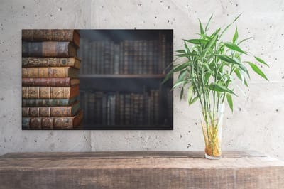 Artaza Canvas Schilderij Stilleven Boeken - 30x20 cm - Klein - Wanddecoratie Bibliotheek - Muurdecoratie Kantoor - Kamer Accessoires