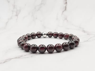 Mei's - Handmade Earth Stones - armband dames - RVS rood - polsmaat 17,5 cm