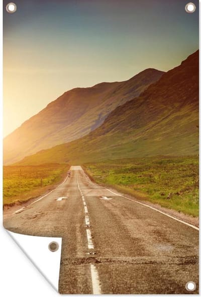 Muurdecoratie weg tussen de bergen tijdens zonsondergang in Glen Coe - 120x180 cm - Tuinposter - Tuindoek