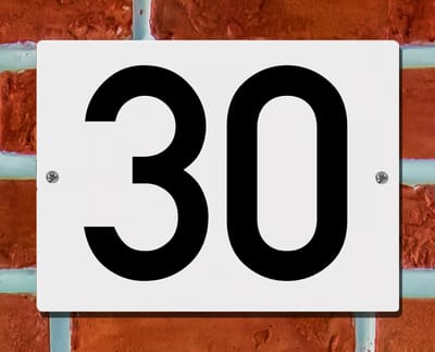 Huisnummerbord Wit - Nummer 30 - 15 x 12 cm - incl. bevestiging | - naambord - nummerbord - voordeur