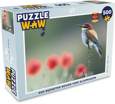 Puzzel Een Bijeneter boven vier klaprozen - Legpuzzel - Puzzel 500 stukjes
