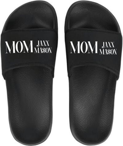 Cadeau Mama gepersonaliseerd cadeau voor onder de kerstboom - Slippers dames - met kindernaam of namen - Persoonlijke slippers met naam of namen kind - Slippers Mama - Zwart - Dames - Maat 35/36