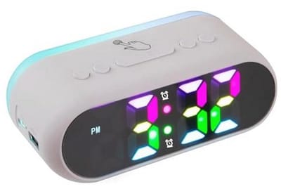 Digitale LED Wekker met RGB Nachtlicht en Oplaadfunctie - Dubbele Alarmen en Instelbare Helderheid