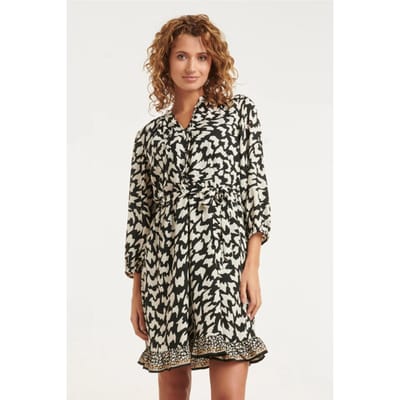 Smashed Lemon Zwart-witte dierachtig print jurk met ceintuur en ruffle detail |