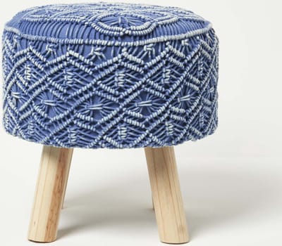 Homescapes Willow – Macrame kruk rond met houten poten – blauw, 43cm hoog