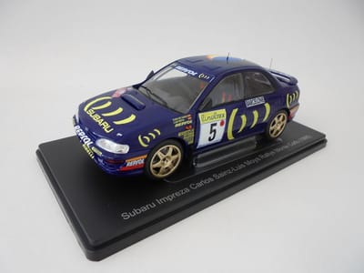 Miniatuurauto Schaalmodel - Gegoten Model - Verzamelen Display - Gedetailleerd Metaal - 1:24 Schaal - Meerdere Kleuren