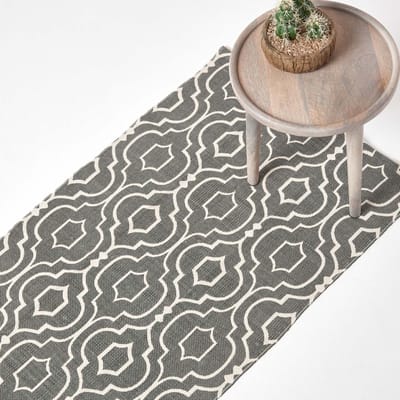 Homescapes Riga bedrukt katoenen vloerkleed met grijs en wit patroon, 66 x 200 cm