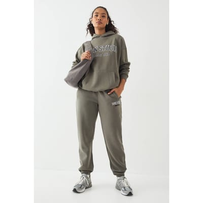 boohoo Dames DSGN Studio Applique Oversized Cuffed Jogger | Khaki | Maat: XS