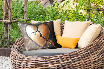 Buitenkussens - Tuin - Gebroken hart - Goud - Houtlook - Liefde - 50x30 cm