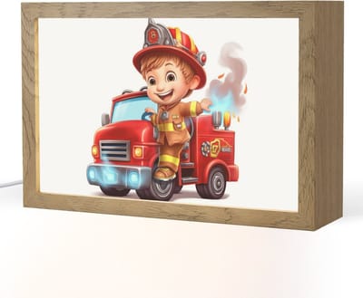 Nachtlampje 30x20 cm - Kinder lampje - Brandweerwagen - Jongens - Kind - Rood - Tafellamp kinderkamer - Slaapkamer lamp - Bedlamp kinderen - Kinderlampje stopcontact - Wandlamp babykamer - Nachtlampjes