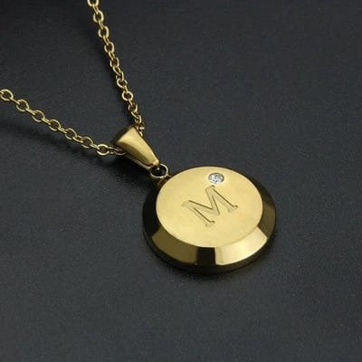 Aramat Jewels | Halskettingen | Goudkleurige Initiaal Ketting met Zirkonia Steentje - 45cm | M | |18mm | Staal | Volwassenen | Verkleurd niet