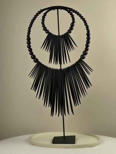 Blitzdeco - Kralen Decoratie - Nolan - Houten Ring - Zwart/Wit - Handgemaakt 70 cm - Zwart