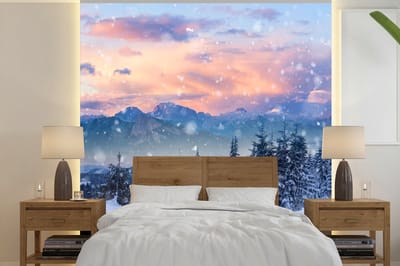Behang - Fotobehang Sneeuw - Lucht - Bos - Winter - Breedte 220 cm x hoogte 220 cm