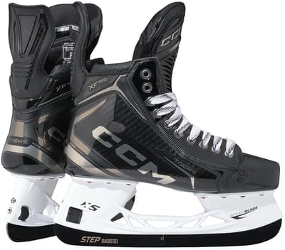 CCM - Tacks XF Pro - IJshockeyschaatsen - Schaatsen Heren - Volwassenen - Zwart - Elite One-Piece Boot & Explosieve Poweroverdracht - Regular Fit - Maat EU 42.5