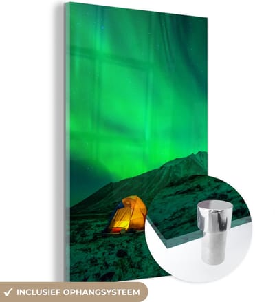 MuchoWow® Glasschilderij 120x180 cm - Schilderij acrylglas - Noorderlicht - Tent - Berg - Foto op glas - Schilderijen