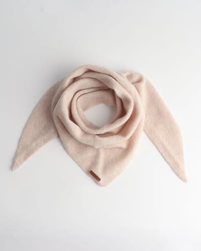 Mini Driehoek Sjaal – Beige – 100% Wol – Gebreid – Petite Scarf – Luxe & Zacht