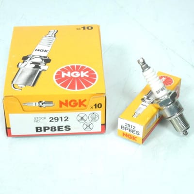 Bougie d'allumage NGK pour Moto Moto Guzzi 400 V40 Imola Après 1992 BP9ES / 2912 Neuf